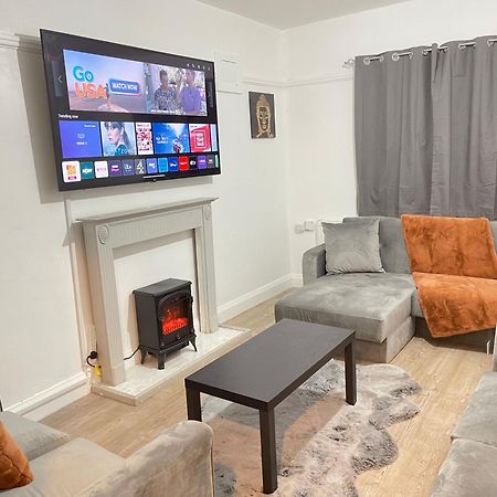 Hometel Digs Hidden Gem Large Comfy Home Can Sleep 15 Braunstone Town Extérieur photo
