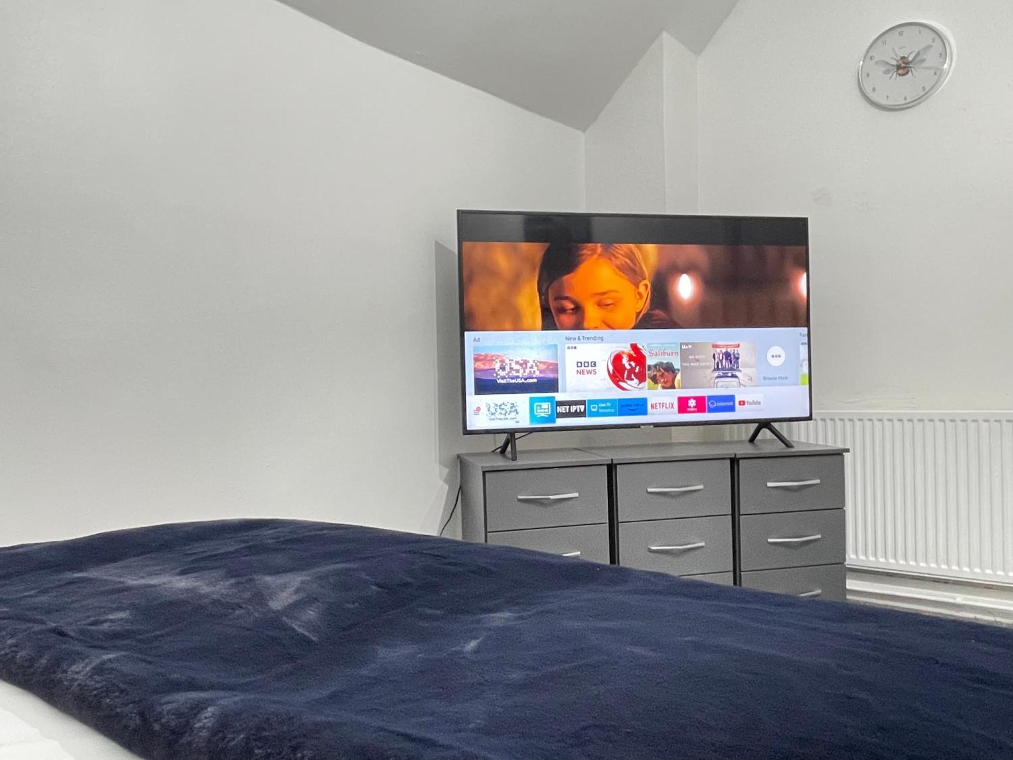 Hometel Digs Hidden Gem Large Comfy Home Can Sleep 15 Braunstone Town Extérieur photo