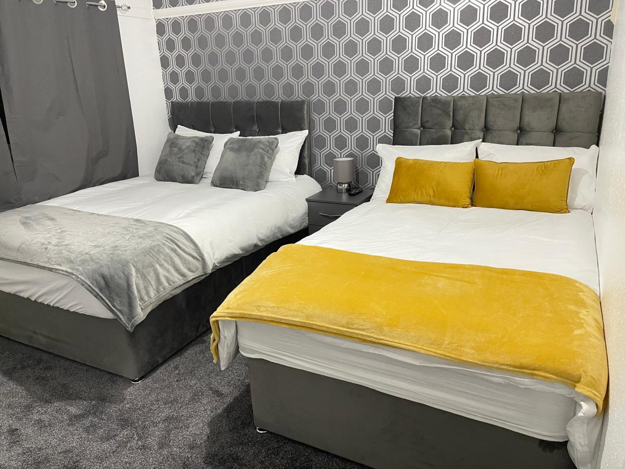 Hometel Digs Hidden Gem Large Comfy Home Can Sleep 15 Braunstone Town Extérieur photo